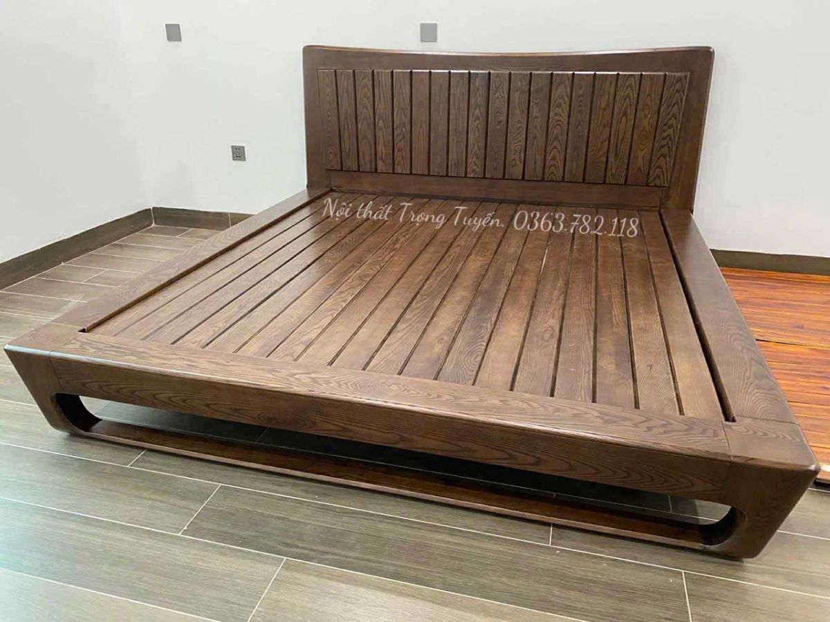 Giường Chân Quỳ Gỗ Sồi Nga  Mầu Óc Chó TT-G554